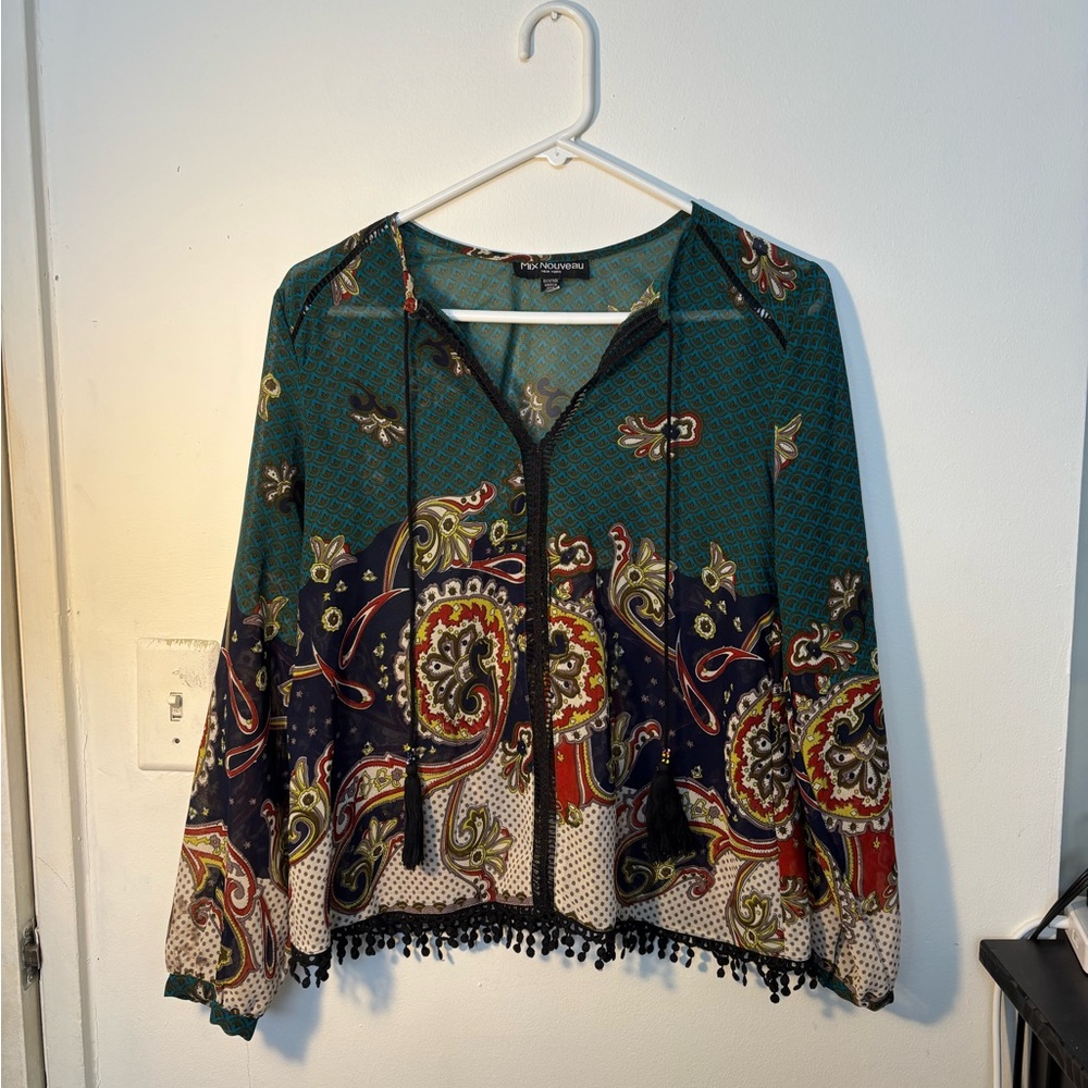 New York & Company Green Graphic Tie Front Blouse